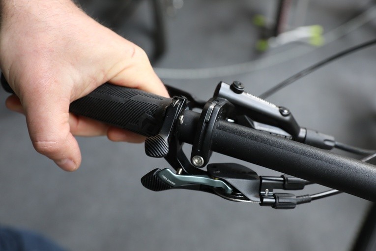 Rowerem może nie szybciej, ale...