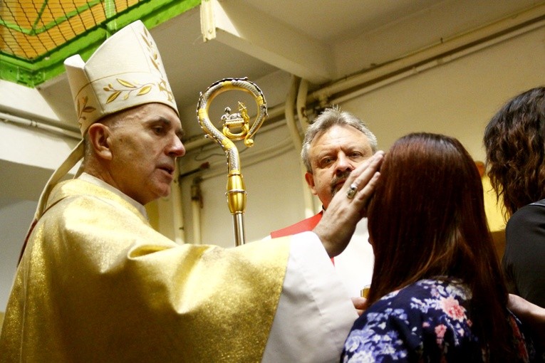 Bierzmowanie w więzieniu w Lublińcu
