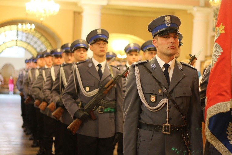 Sztandar dla policji w Przasnyszu