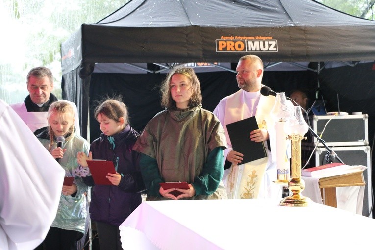 Rostkowo. Pielgrzymka dzieci