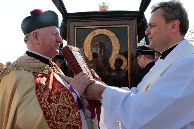 Ruże. Nawiedzenie w parafii świętych Apostołów Piotra i Pawła