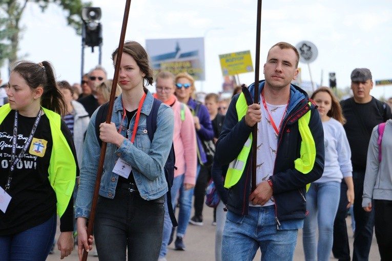 Rostkowo. Pielgrzymka dzieci (część I)