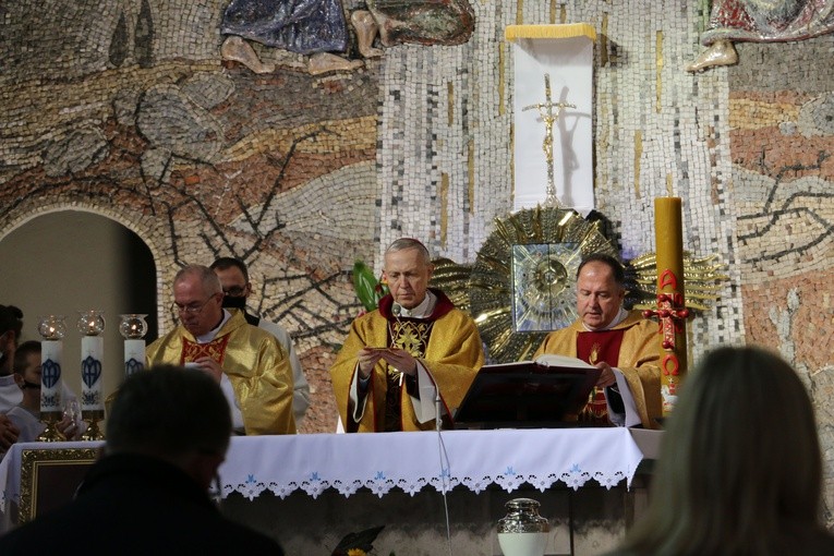 Mława. Poświęcenie pomnika Dzieci Nienarodzonych