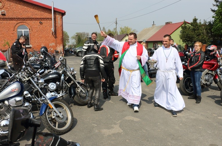 VI Papieski Zlot Motocyklowo-Samochodowy