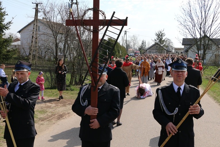 Droga Krzyżowa w Bogatem