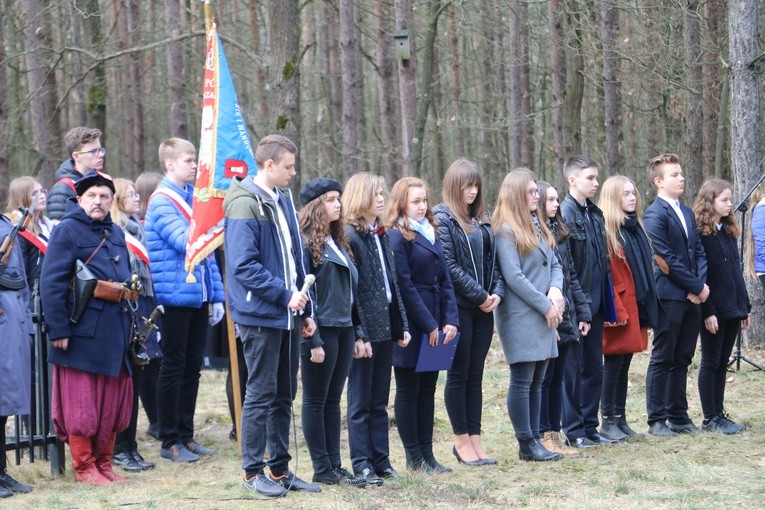 Uroczystości patriotyczne k. Radzanowa n. Wkrą