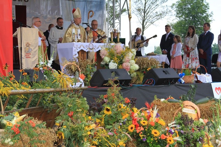 Karniewo. Dożynki diecezjalne cz. 2