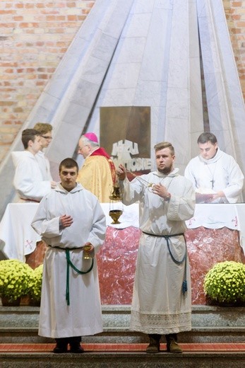 Symbole ŚDM - parafia św. Jerzego