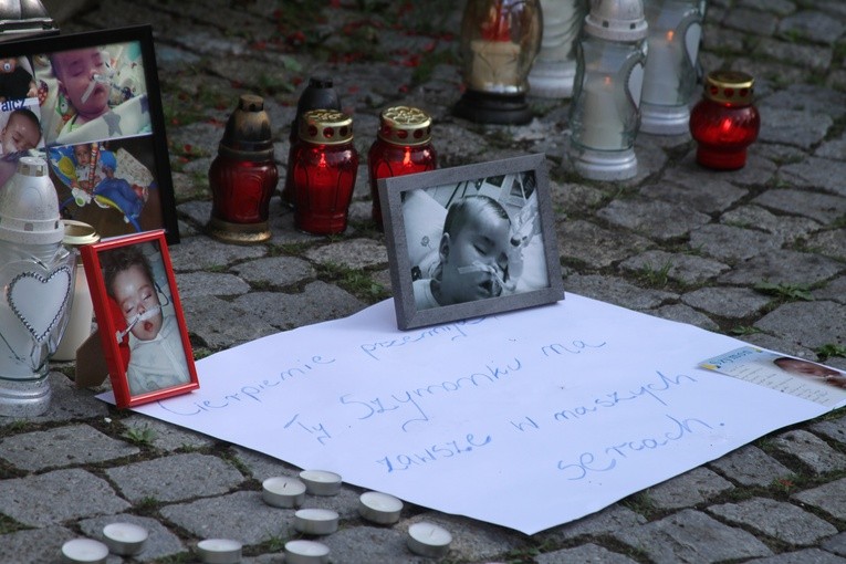 Akcja "Światełko dla Szymonka"