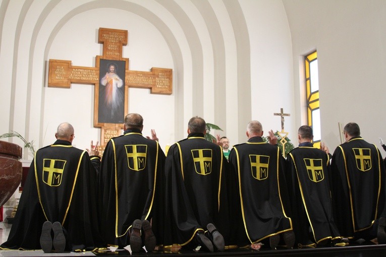 Pułtusk. Powołanie chorągwi Zakonu Rycerzy Jana Pawła II