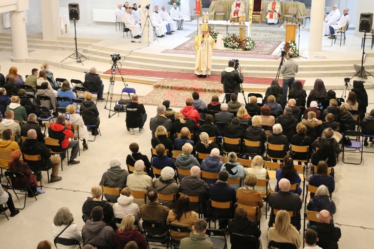 Płock. Święto Miłosierdzia w sanktuarium - cz. 1