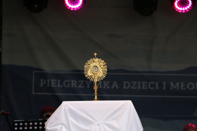 Rostkowo. Pielgrzymka dzieci