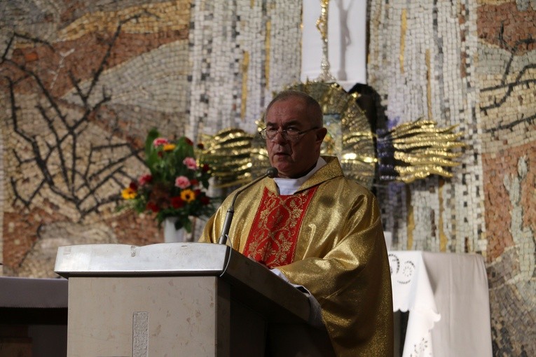 Mława. Poświęcenie pomnika Dzieci Nienarodzonych