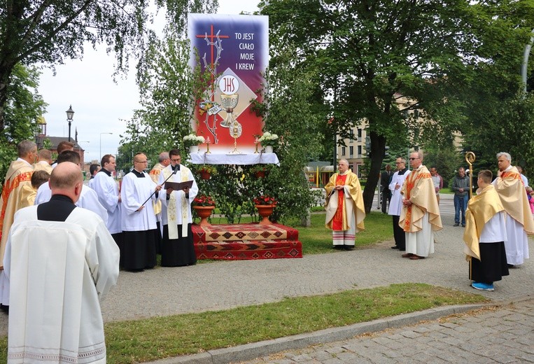Procesja Bożego Ciała i Msza Święta w katedrze elbląskiej
