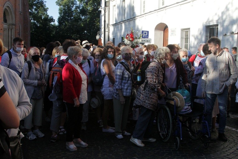 Pielgrzymka z Płocka na Jasną Górę. Cz. 1.