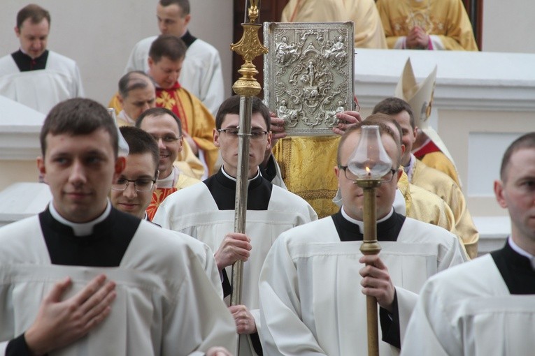 Święcenia biskupie w Płocku - cz. 3