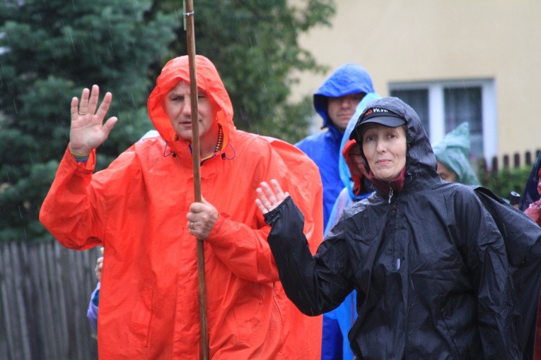 Pielgrzymka. Pątnicy w Sendeniu