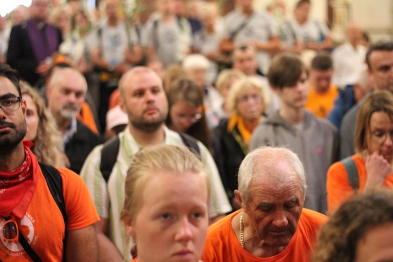 Pielgrzymka. W kaplicy Matki Bożej