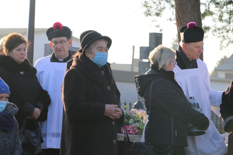 Pomiechowo. Pogrzeb ks. kan. Franciszka Kacprzyckiego