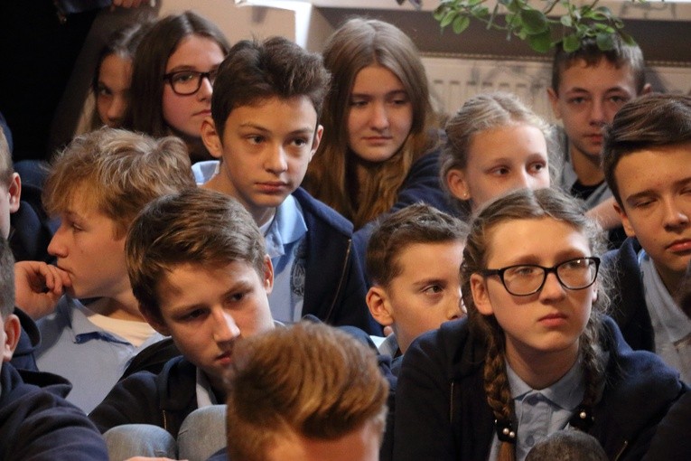 Symbole ŚDM - Zespół Szkół Pijarskich w Elblągu