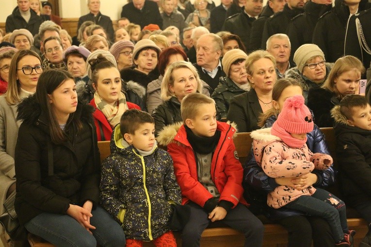 Rogotwórsk. Poświęcenie nowego ołtarza