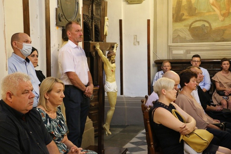 Krasne. Poświęcenie odnowionego ołtarza