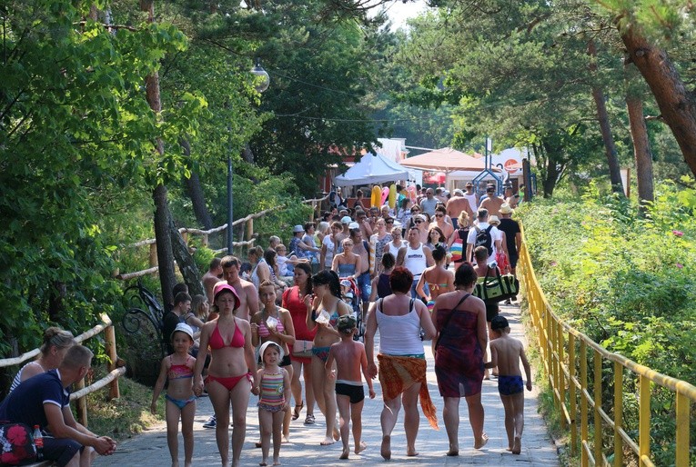 Upalna niedziela na plaży w Stegnie