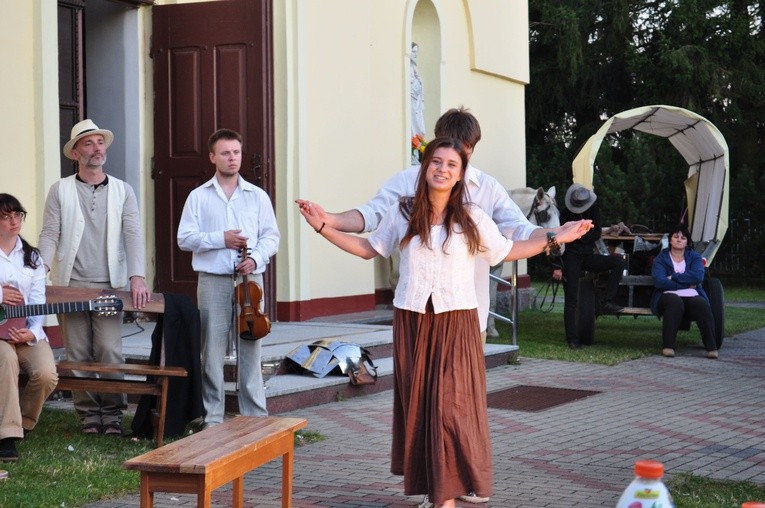 Teatr Podróżny w Janowie