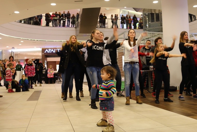 Taneczny flash mob w Elblągu