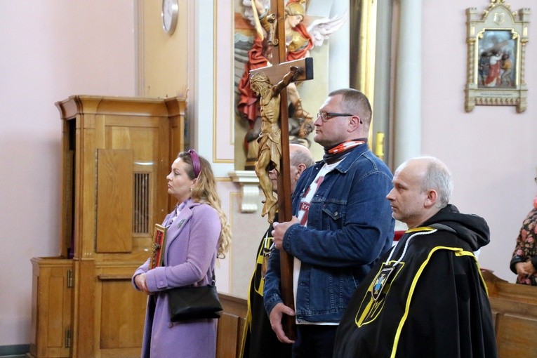 Płock. Droga Krzyżowa z modlitwą o pokój