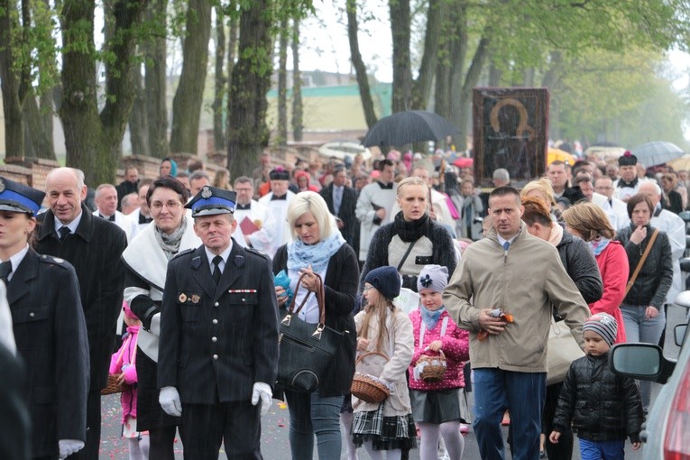 Ostrowite. Nawiedzenie w parafii św. Stanisława Kostki