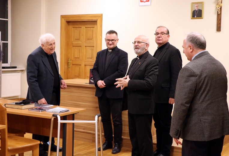 Płock. Promocja książki ks. A. Kondrackiego