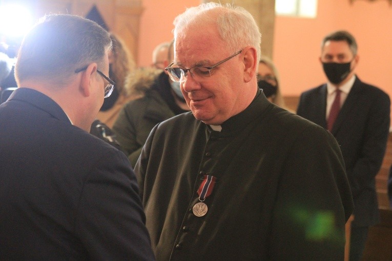 Płock. Msza św. za policjantów pomordowanych w Katyniu