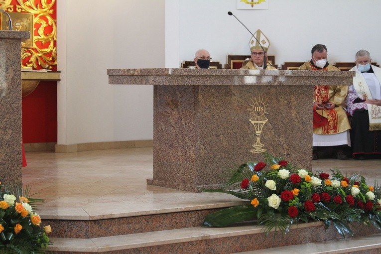 Skępe. Jubileusz parafii i konsekracja ołtarza