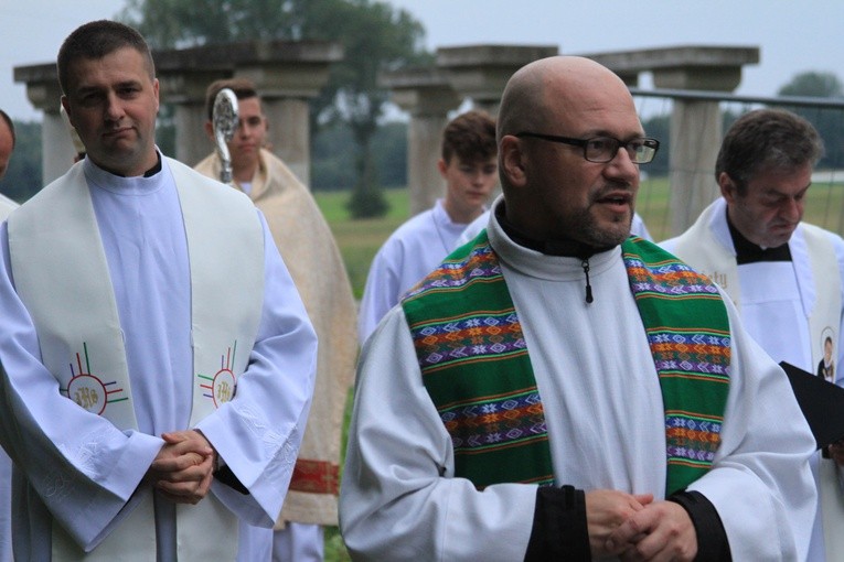Pielgrzymka młodzieży. Część 1