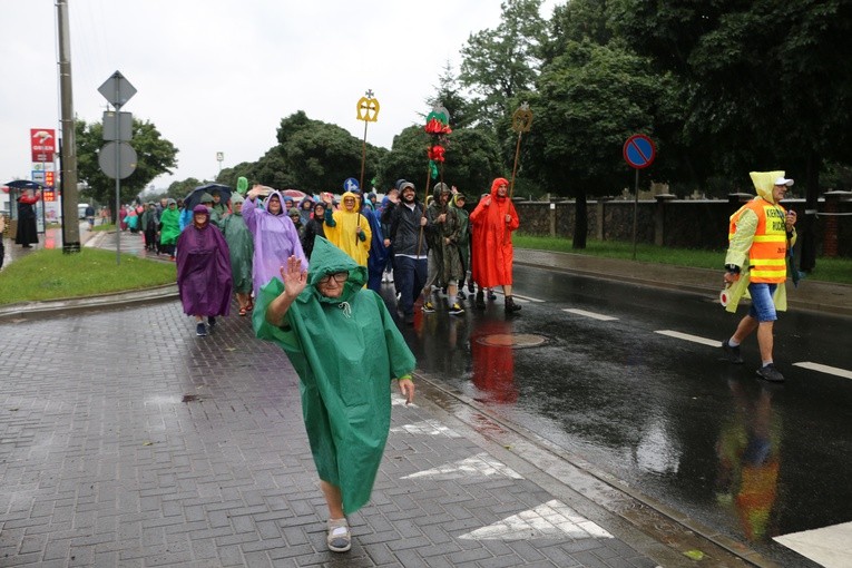 Pielgrzymka na Jasną Górę. Wyjście z Płocka cz. 2