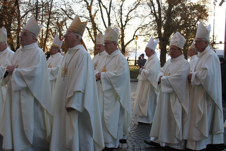 Episkopat w Płocku. Msza w katedrze