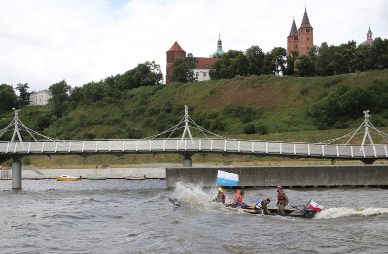 Płock. Wodna pielgrzymka