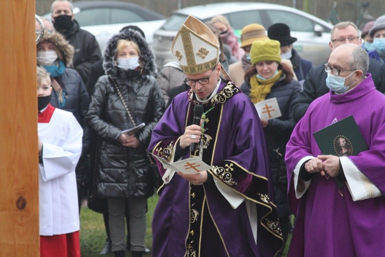 Ciechanów. Poświęcenie krzyża morowego