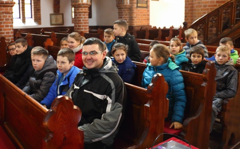 Symbole ŚDM - Parafia św. Jakuba, Tolkmicko