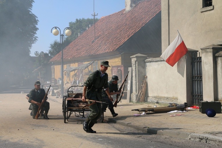 Rekonstrukcja powstania '44 w Raciążu