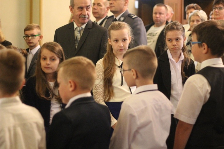 Szkoła w Dzierzążni