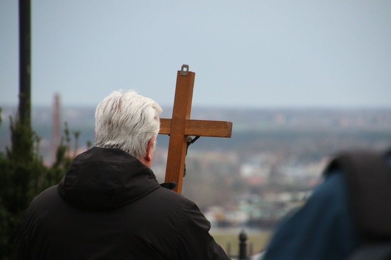 Płock. Droga Krzyżowa na Tumach