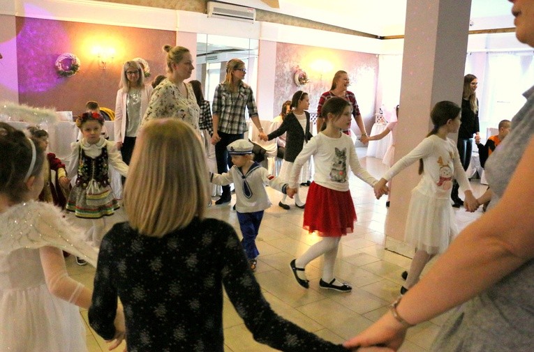 Bal karnawałowy