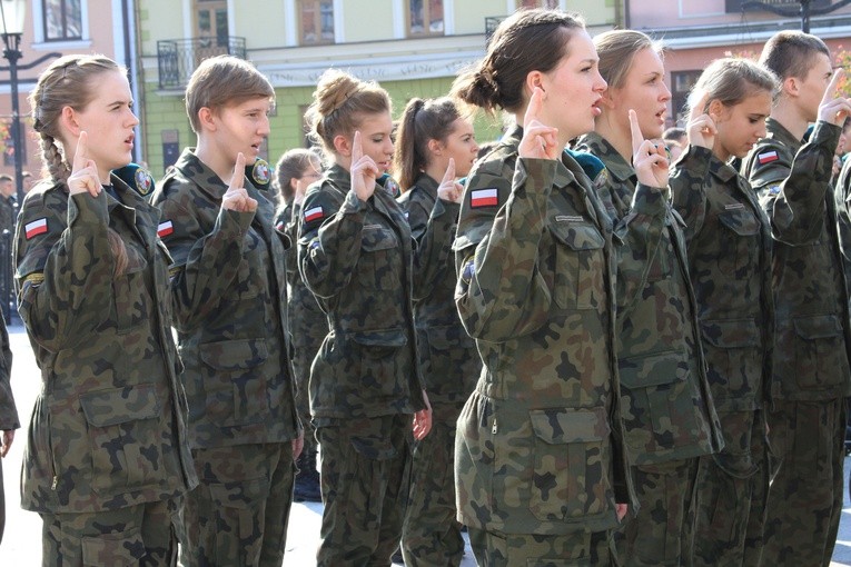 Ślubowanie w szkołach PUL w Płocku
