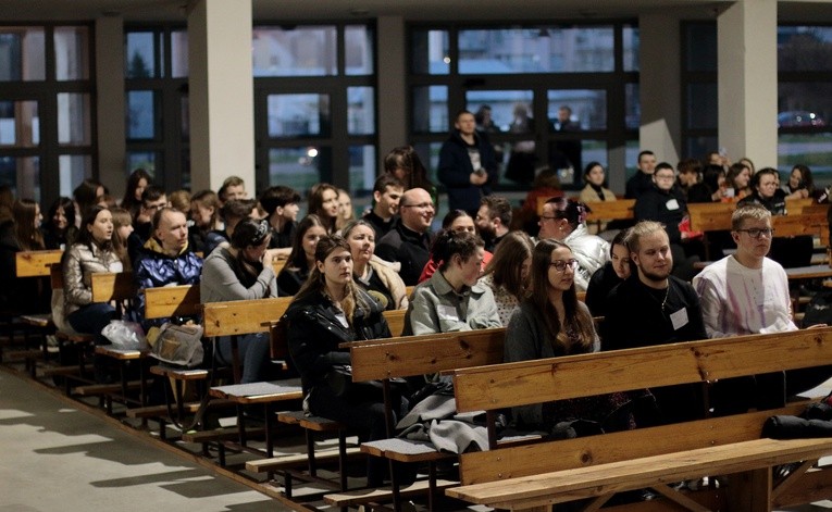 Malbork. Czuwanie młodzieży diecezji elbląskiej 