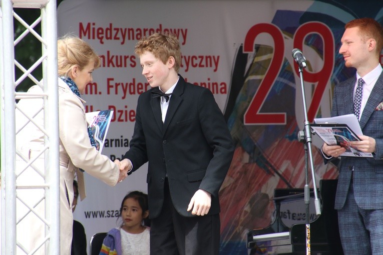 Szafarnia. Finał konkursu pianistycznego