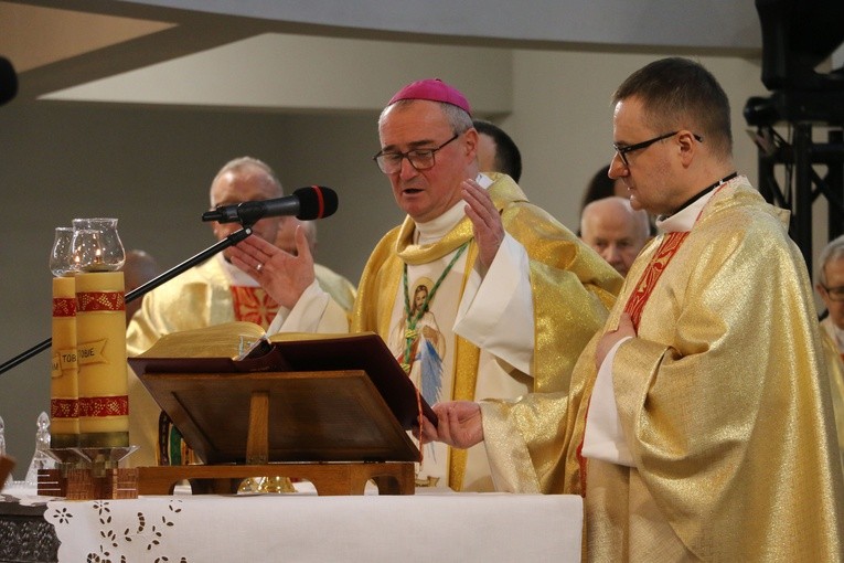 Płock. Święto Miłosierdzia w sanktuarium - cz. 2