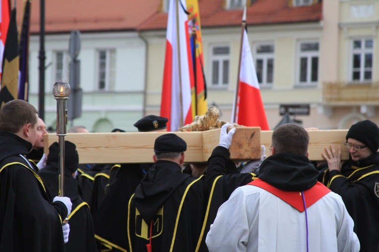 Płock. Rekolekcje Rycerzy JP II - Droga Krzyżowa