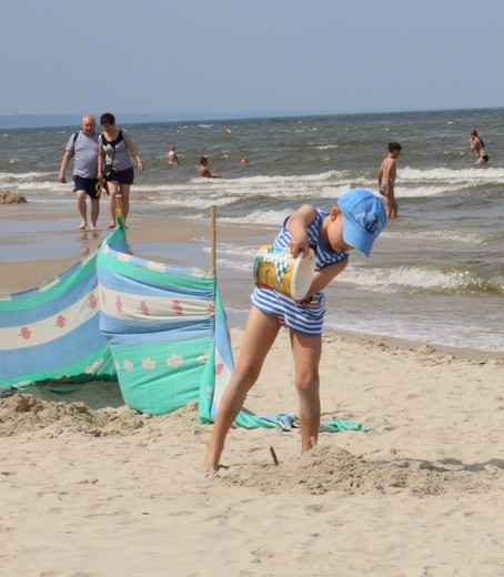 Turyści w Krynicy Morskiej